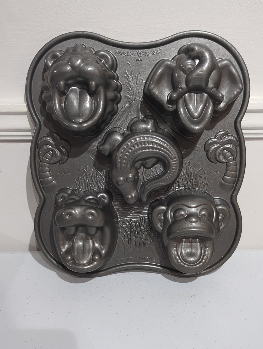 Nordicware Hungry Animals Cake and Ice Cream Pan